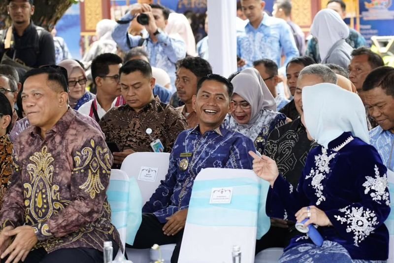 Dermaga Pasar Terapung Kalsel di TMII Diresmikan, Angkat Budaya Banua ke Tingkat Nasional 1 Hal 5 Klm Gabung Kontrak 1
