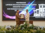 Bupati Serahkan Laporan Keuangan Pemkab HST