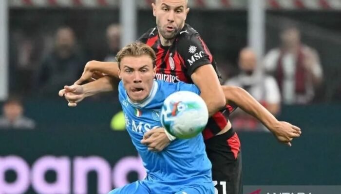 Kalahkan AC Milan, Napoli Dekati Inter di Puncak Klasemen