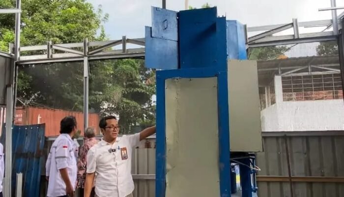 ULM Olah Sampah Plastik Residu Jadi Produk Eco Wood, Untuk Furniture dan Kontruksi