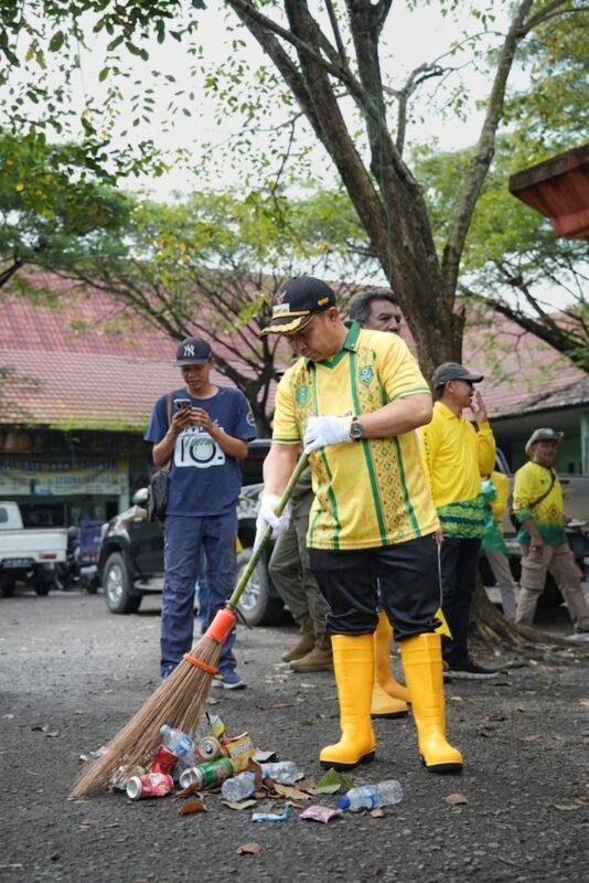 Bupati Tapin H Yamani Pimpin Aksi Korvei dan Gerakan Indonesia Asri 1 IMG 20260409 WA0022 scaled e1775717341253