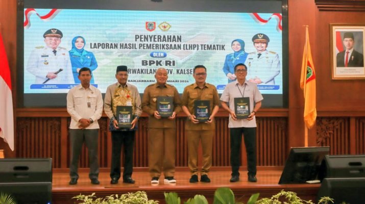 BPK Serahkan Dua LHP kepada Pemprov Kalsel dan Bank Kalsel 1 IMG 20260410 WA0040
