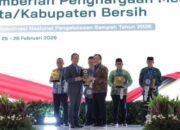 Gubernur Kalsel H. Muhidin Raih Penghargaan Nasional Pembina Terbaik Pengelolaan Sampah Tahun 2026