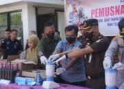 Kejari Tapin Musnahkan Barang Bukti 68 Perkara Tindak Pidana Sudah Inkracht