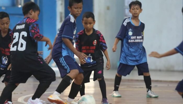 SD-IT Nurul Fikri Pesta Gol, SDN 1 Sungai Ulin B Menang Adu Penalti di Turnamen Futsal Piala AFKOT Banjarbaru