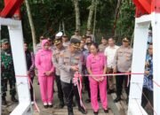 Kapolres HST Resmikan Jembatan Merah Putih Desa Murung Taal