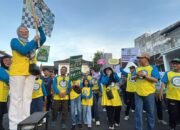 Fun Walk Sambil Bersih-Bersih, Alumni UNAIR Kalsel Ajak Masyarakat Peduli Lingkungan