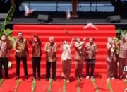 27 Merpati Mengudara di Puncak Harjad ke-27 Banjarbaru, 15 Ribu Soto Banjar Dibagikan