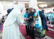 Wawali Hj. Ananda Lepas 359 Calon Jamaah Haji Banjarmasin Kloter Pertama
