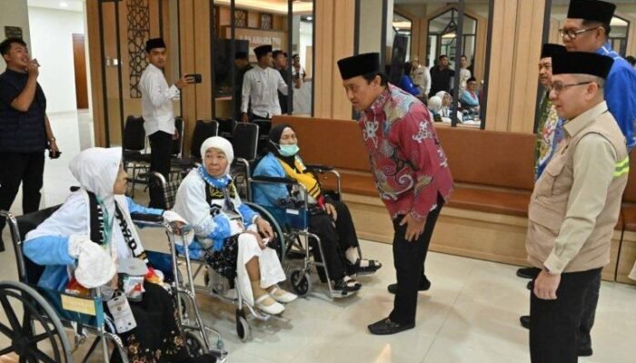 Wagub Edy Pratowo Lepas Kolter BDJ 04 Jamaah Haji Kalteng