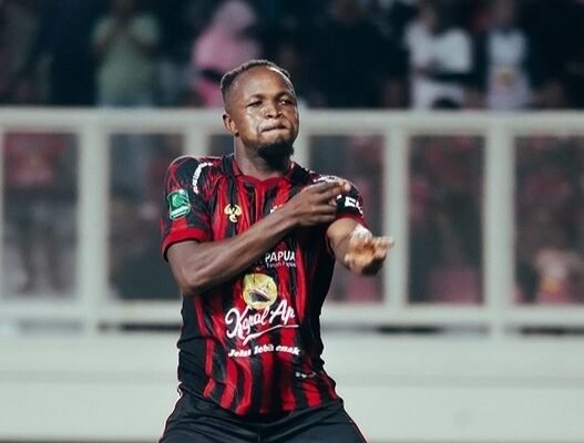 Hajar PSIS 3-1, Persipura Puncaki Grup Timur