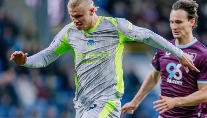 Manchester City Kudeta Arsenal di Puncak Klasemen dan Bikin Burnley Terdegradasi