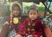 Pawai Becak Meriahkan Hari Kartini dan HUT ke-18 PAUD IT Anak Sholeh Mandiri