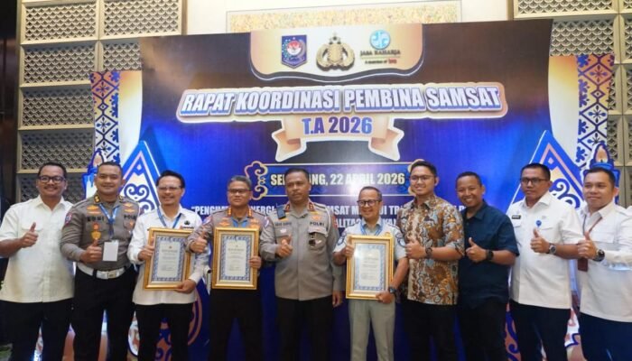 Inovasi Samsat Mobile Ditlantas Polda Kalsel dapat Pujian Kakorlantas dan Serahkan Penghargaan