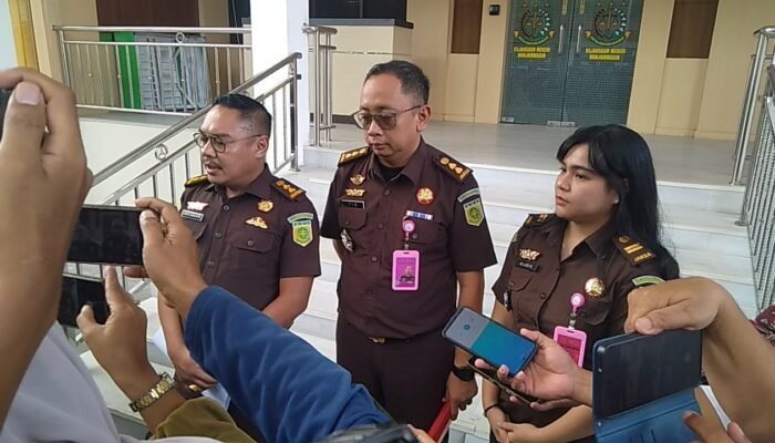 Penyidik Kejari Banjarmasin Tahan Tersangka Kasus Proyek Sewa Computer Jaringan di Disdik