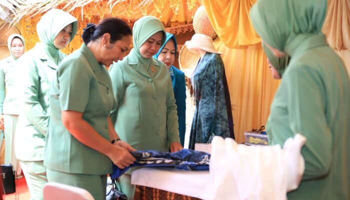 Rabiatul Hariah, Anggota Persit Sang Sosok Inspiratif di Balik Transformasi Produk Sasirangan