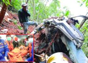 Seluruh Penumpang, Termasuk Pilot Dievakuasi