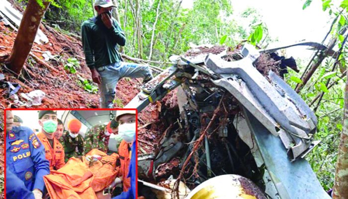 Seluruh Penumpang, Termasuk Pilot Dievakuasi