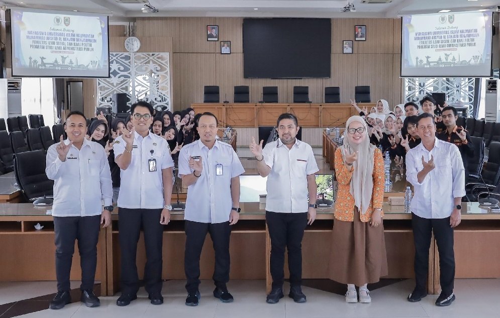 Mahasiswa Administrasi Publik UNISKA Gelar Kunjungan Praktik Manajemen Konflik di DPRD Kalimantan Selatan 1 devia