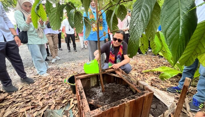 Tanam Ulin di Arboretum Ayu Tirta, Wagub Kalsel Perkuat Komitmen Pelestarian Alam