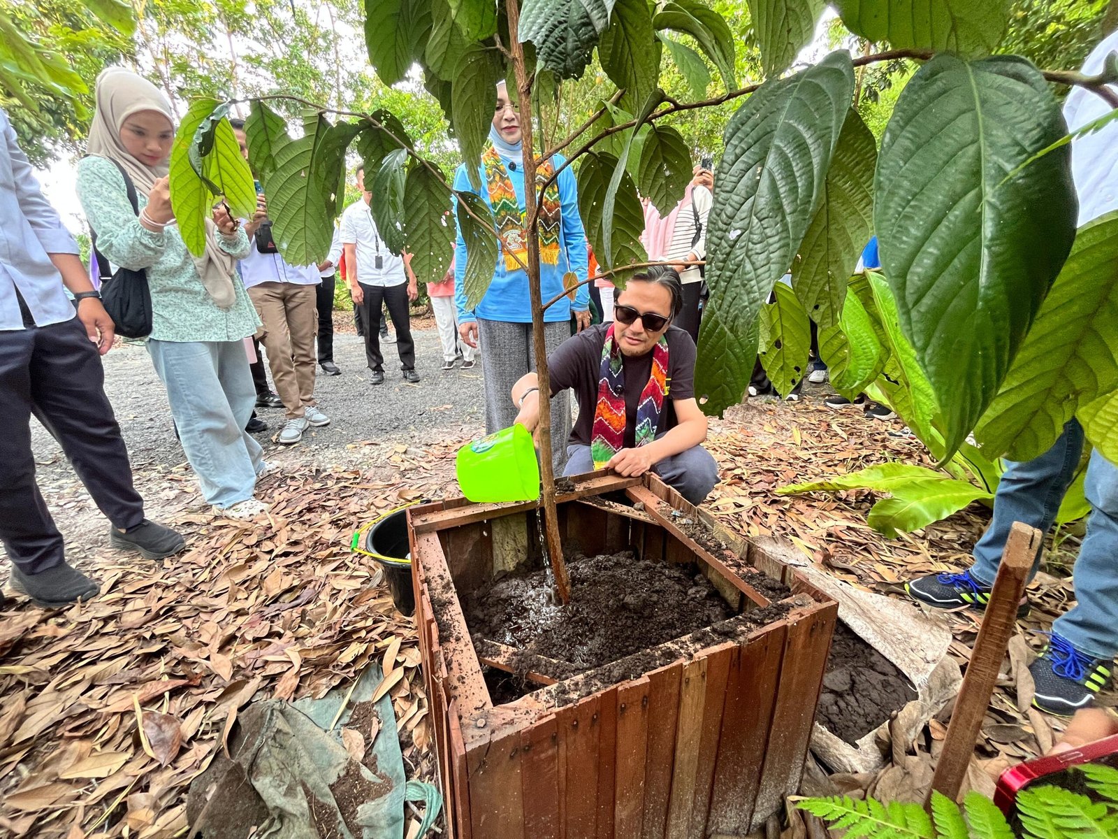 motion photo 1373132732602529088 scaled