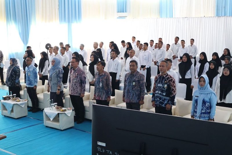 1 25 klm Kontrak Pemprov 24 Pemprov Kalsel dorong peningkatan konpetensi pencari Kerja