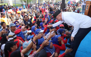 1 3 klm Kontrak Pemprov 3 Peringati May Day H Muhidin berbaur bersama buruh