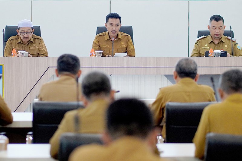 Bupati Tekankan Percepatan Program-Pemanfaatan DTSEN 1 1 3 klm. 55 cm Kontrak Martapura 18 PERCEPATAN PROGRAM 1