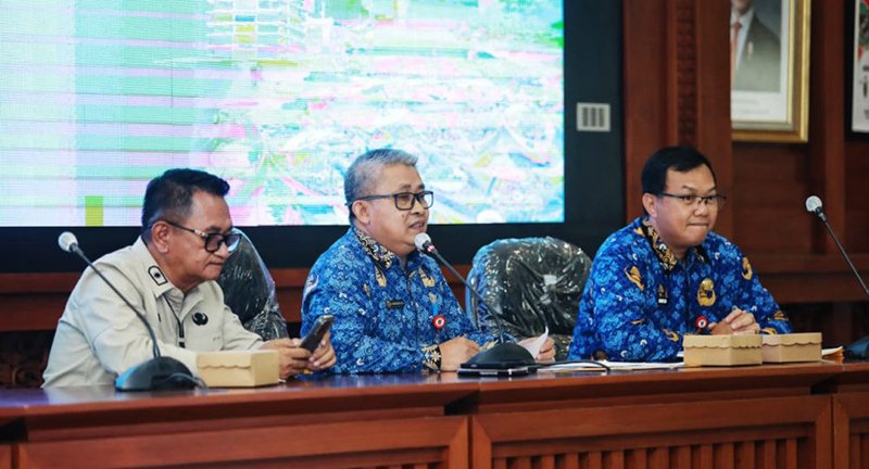 Mantapkan Peringatan Harjad ke-76 Provinsi Kalsel 1 1 35 klm Kontrak Pemprov 18 Pemprov Kalsel mantapkan persiapan harjad Kalsel