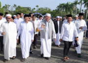 Gubernur dan Wagub Kalsel Bersama Ribuan Masyarakat Muslim