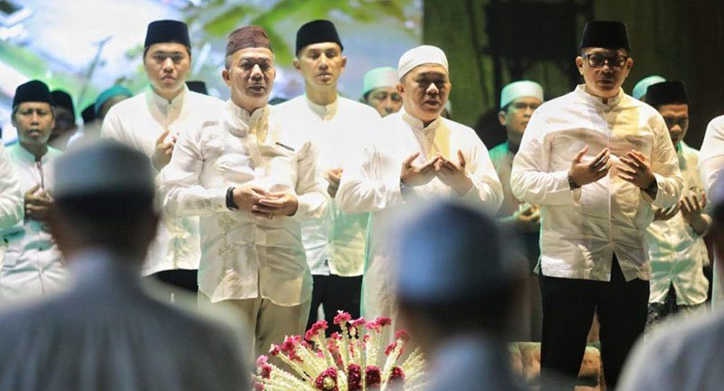 1 45 klm Kontrak Pemprov 10 Tabliq akbar