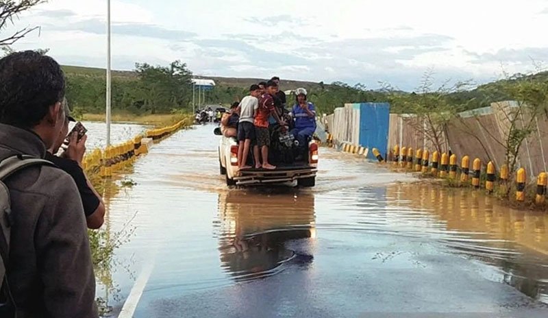 1 utama 55 klm 7 cm banjir