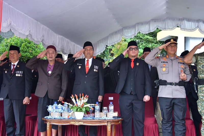Bupati Hadiri Upacara HUT ke-77 Proklamasi 17 Mei 1 Hal 12 HSS 1 3 klm 8