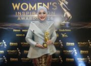 Akselerasi Ekonomi Kreatif Ketua Dekranasda Tala Raih Penghargaan Business Leadership