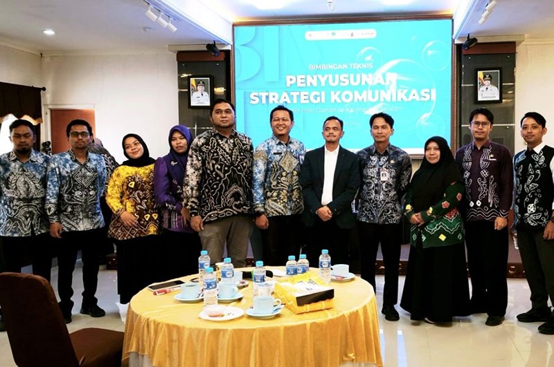 Hal 4 4 KLM Martapura Strategi Komunikasi