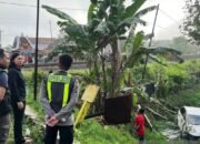 Kereta Api Tertabrak Avanza, Empat Orang Tewas