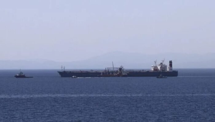 “Supertanker” Iran Lolos Blokade AS dan Berlayar ke Indonesia