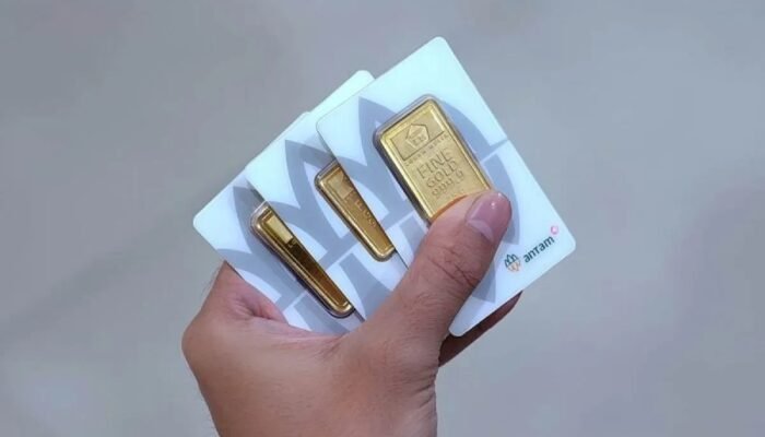 Harga Emas Antam Turun Tipis