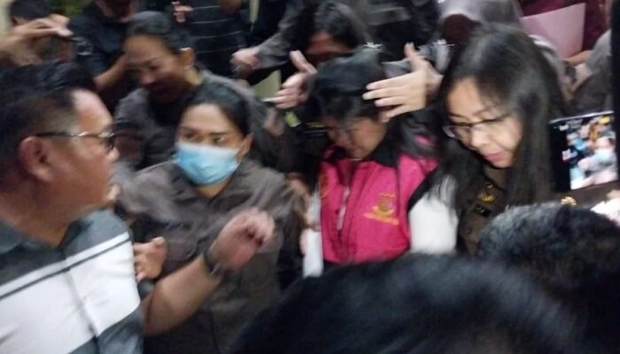Bupati Sitaro Ditahan Kejati Sulut pada Kasus Dana Stimulan Gunung Ruang