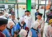 Supian HK Lepas Keberangkatan Jemaah Haji Kloter 11 Asal Hulu Sungai Utara