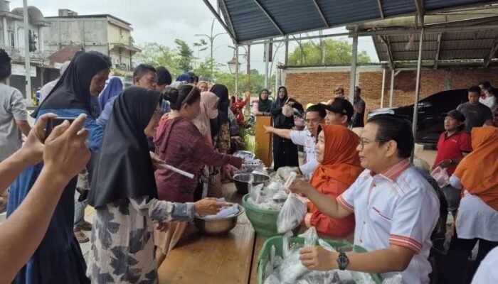 Reses di Tabalong, Firman Yusi Hadiri Milad ke-24 PKS hingga Bagikan Bibit Gratis ke Warga