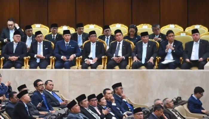 Presiden Perintahkan Menteri Bersihkan Pungli dan Korupsi di Birokrasi
