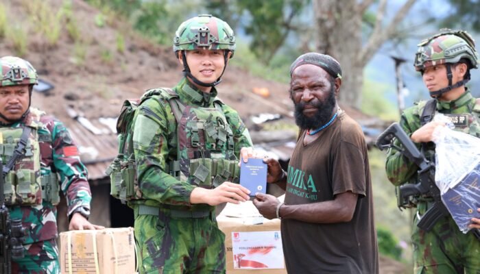 Dinginnya Puncak Papua, Semangat Satgas Pamtas RI-PNG Mobile Yonif 621/Mtg Tetap Menyala