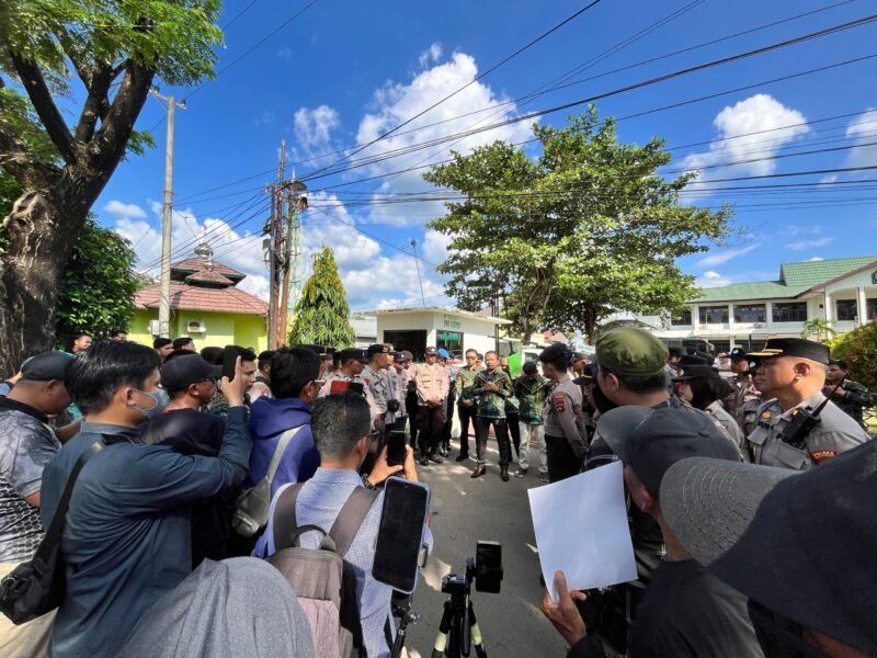 Aliansi Masyarakat Sidomulyo I Layangkan Mosi Tidak Percaya terhadap Penanganan Perkara Perdata di PN Banjarbaru 1 IMG 20260521 WA0039 scaled e1779351951332