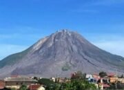 Aktivitas Gunung Sinabung Meningkat, Wisatawan dan Pendaki Diminta tak Lakukan Kegiatan Radius 2 Kilometer