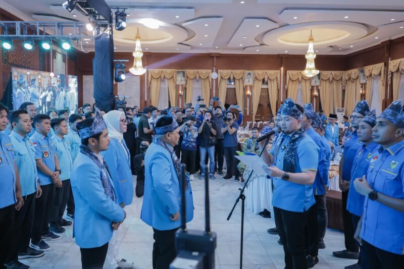 Ketua Komisi I DPRD Kalsel H. Rais Ruhayat Dilantik Jadi Sekretaris DPD KNPI Kalsel 1 IMG 20260523 WA0024 scaled e1779532931201