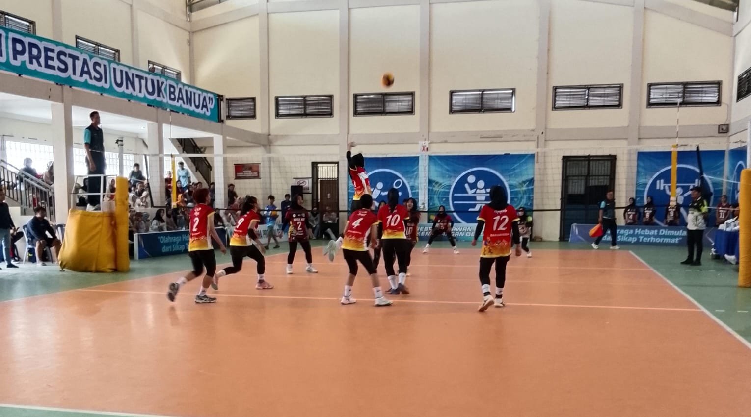 Banjarmasin Jumpa Banjarbaru, Tanah Laut Tantang Kotabaru di Semifinal Voli Putri Popda 2026 Kalsel 1 IMG 20260523 WA0140