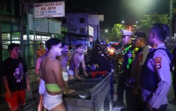 Polisi Bubarkan Aksi Cosplay “Tuyul” di Jalan A Yani Banjarmasin 5 IMG 20260524 WA0020