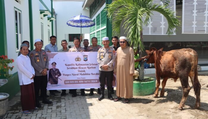 Polres HST Serahkan Hewan Kurban ke Pondok Pesantren Nurul Muhibbin
