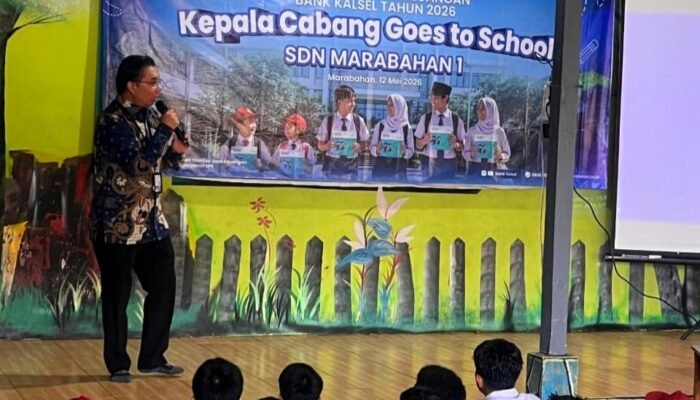 Hardiknas Dimaknai Literasi Keuangan, Bank Kalsel Marabahan Turun ke Kelas SDN Marabahan 1